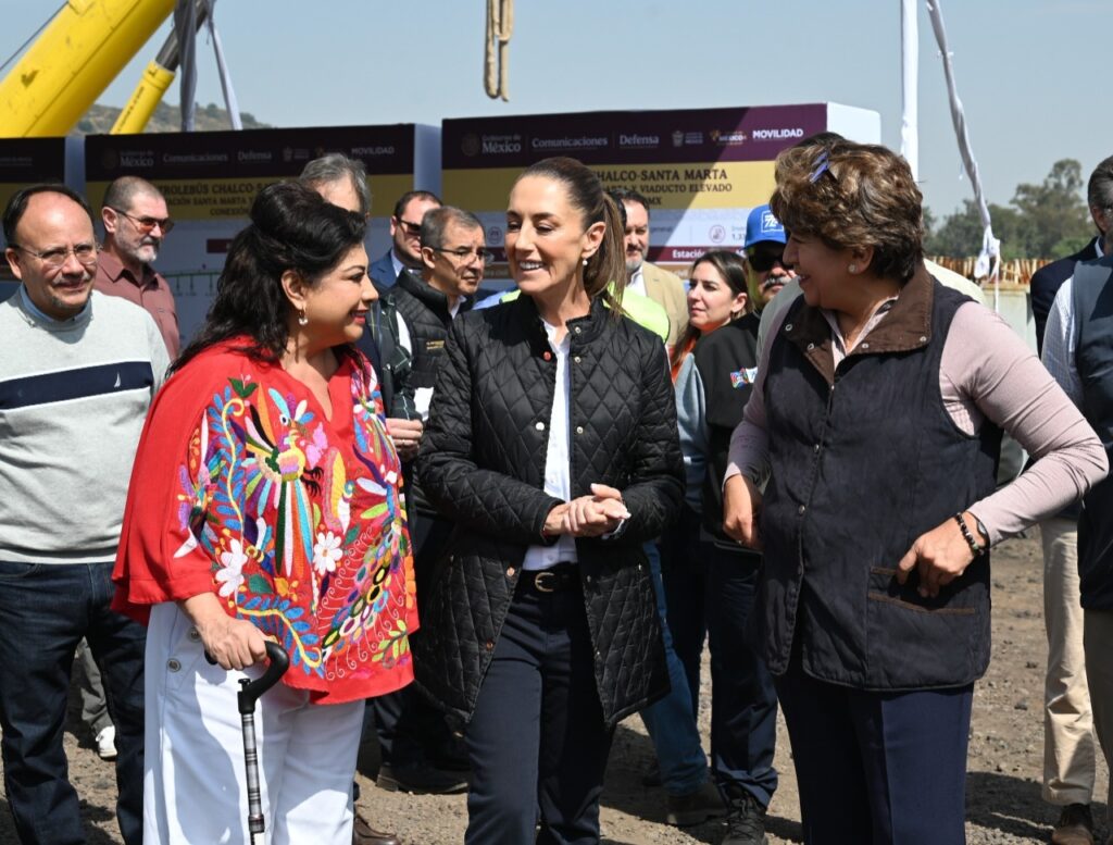 Supervisamos esta mañana la construcción del trolebús elevado de Santa Martha Acatitla a Chalco, que conecta el Estado de México con la Ciudad de México